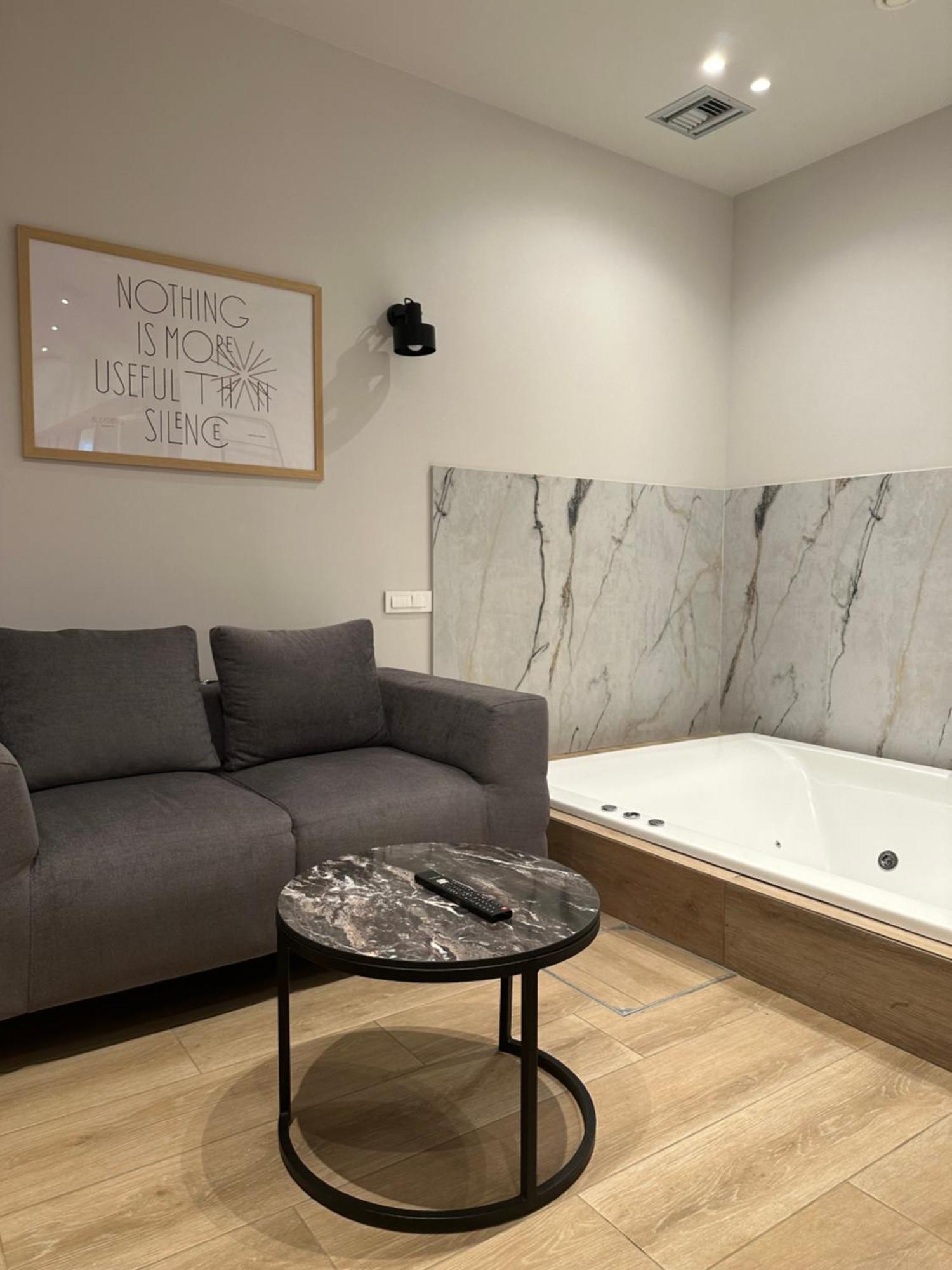 Belle Athenes - Luxury Rooms At Monastiraki Railway Station Ngoại thất bức ảnh