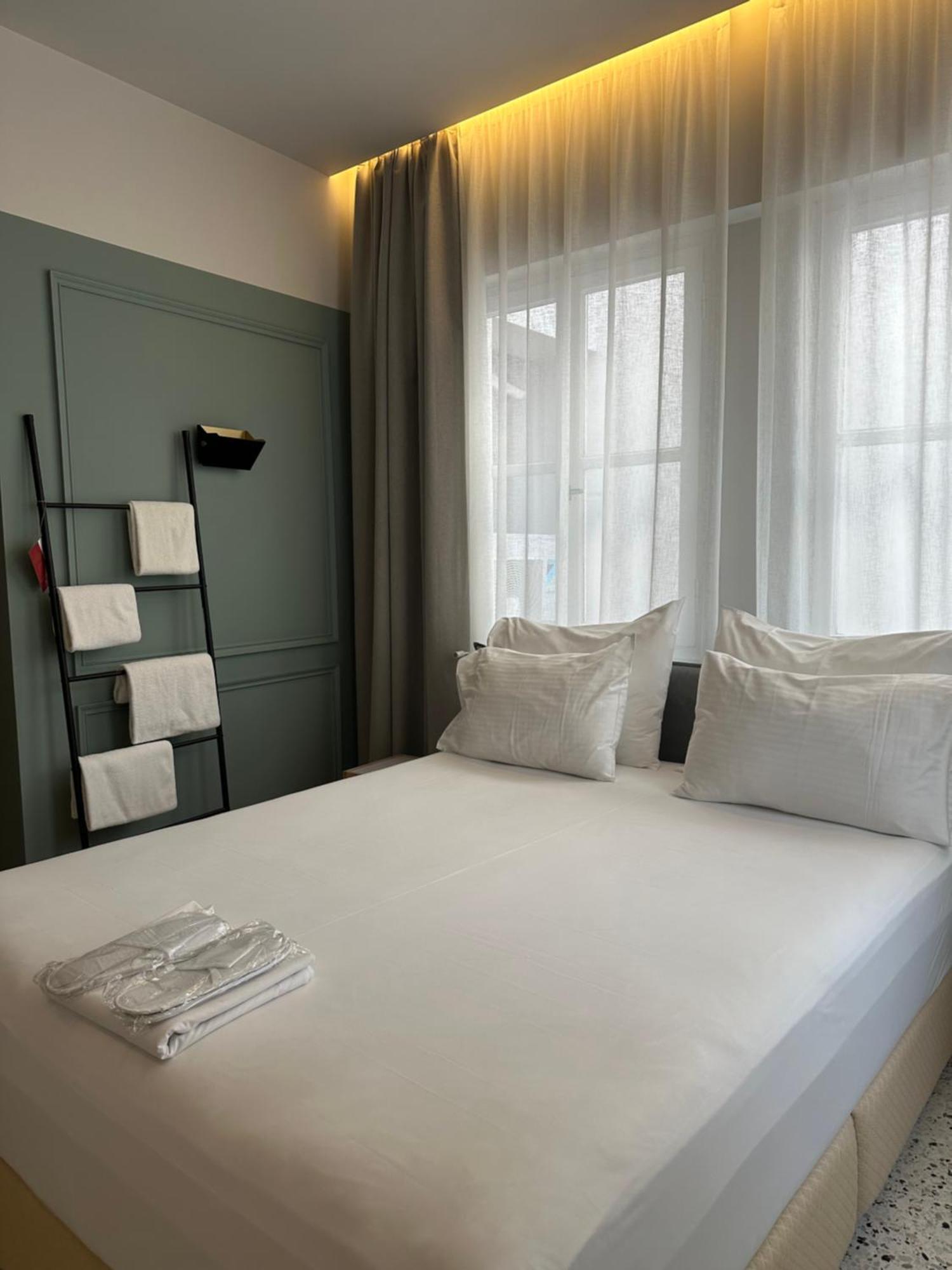 Belle Athenes - Luxury Rooms At Monastiraki Railway Station Ngoại thất bức ảnh