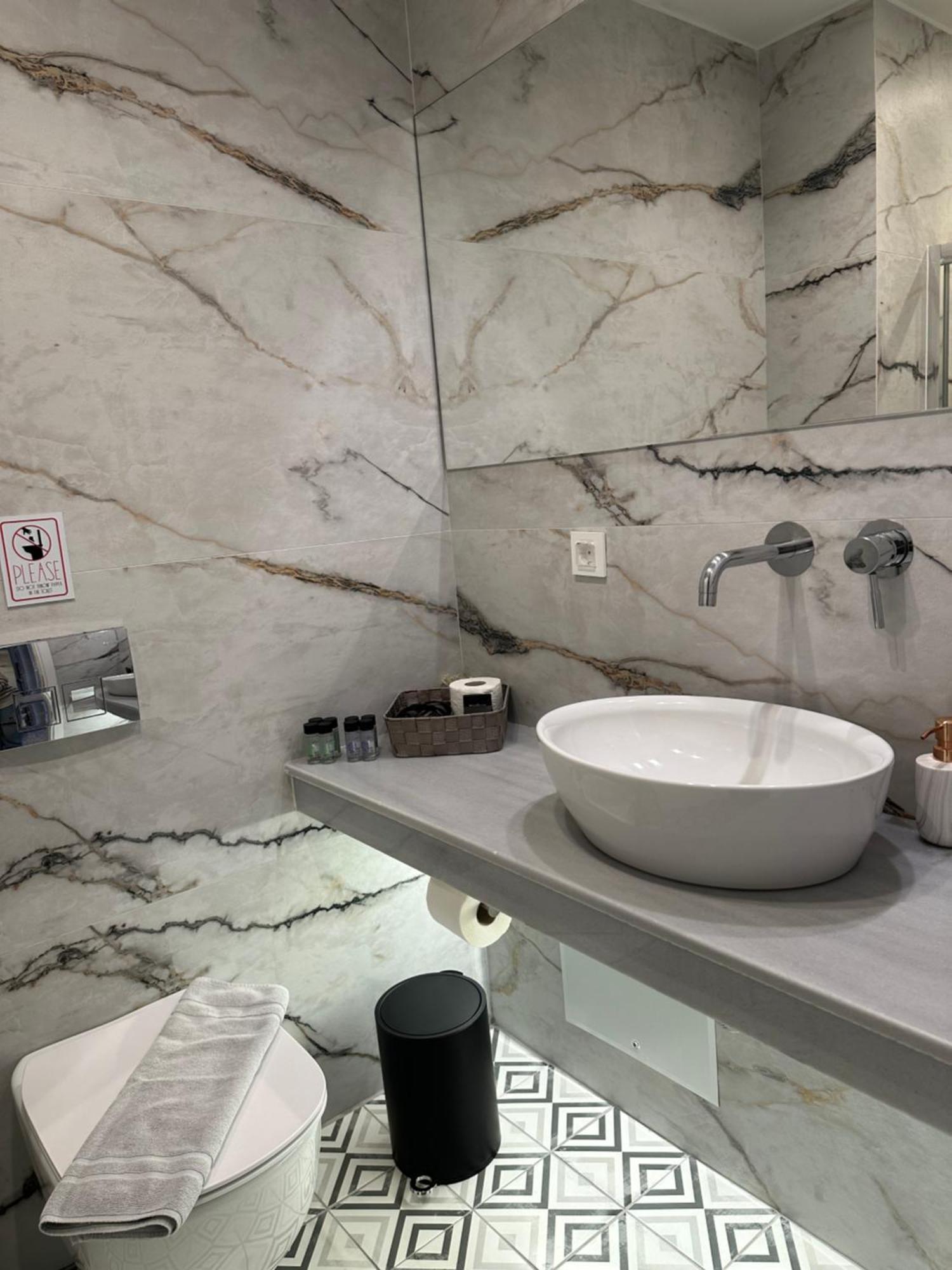 Belle Athenes - Luxury Rooms At Monastiraki Railway Station Ngoại thất bức ảnh